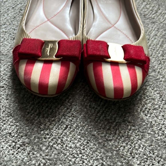 Salvatore Ferragamo Red and Cream Flats with Bow Detail - Picture 2 of 6